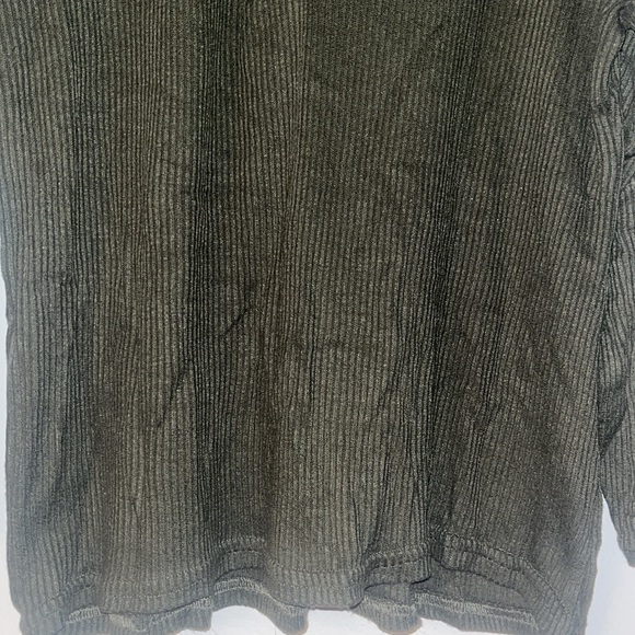 🤡Rouge thermal half button top🤡 - Picture 3 of 3